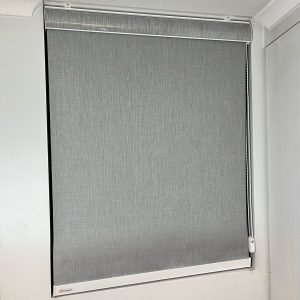 Cortina Roller Blackout con Cenefa